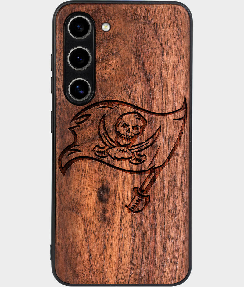 Best Wood Tampa Bay Buccaneers Samsung Galaxy S24 Plus Case - Custom Engraved Cover - Engraved In Nature